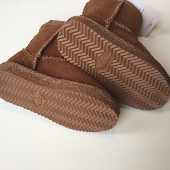 Lamo NWT NWB toddler fur boots. - Picture 6 of 11